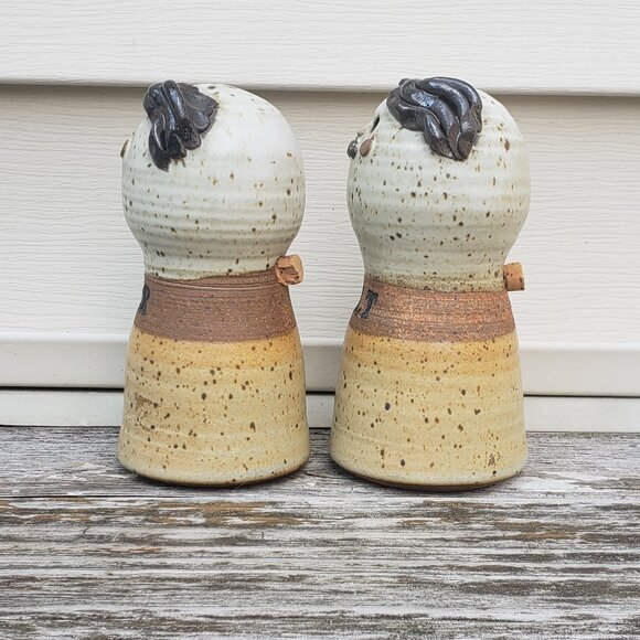 Vintage Mr and Mrs Pottery Salt and Pepper Shakers. Signed CK - Picture 3 of 6